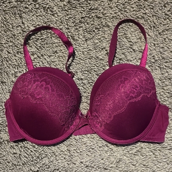 Maidenform Pink Lace Underwire Bra with Adjustable Straps - Picture 1 of 2